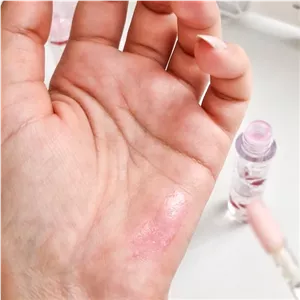 برق لب حرارتی با تکه های میوه ای و ورق طلا کیوت 