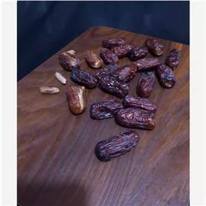 خرما پیارم درجه یک حاجی آباد بسته 1کیلویی