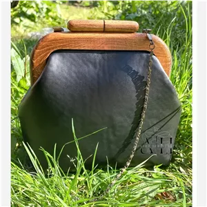 کیف چرم دهانه چوبی 