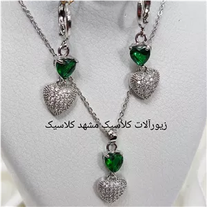 نیم ست نقره ای ظریف نگین سبز پر کار ظریف  
