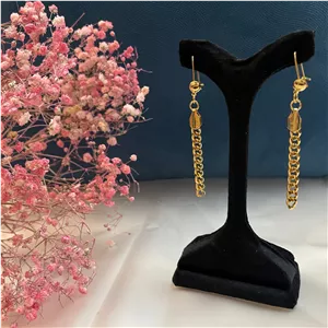 گوشواره آویز طرح کارتیر طلایی ، استیل رنگ ثابت ، زنانه و دخترانه ، اسپرت و مجلسی