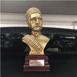 تندیس ستارخان سردار ملی