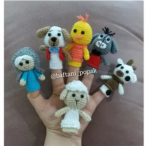 عروسک انگشتی مادربزرگ و حیوانات مزرعه..درغرفه ی بافتنی پونه.دررنگ لباس دلخواهتون سفارش بدید
