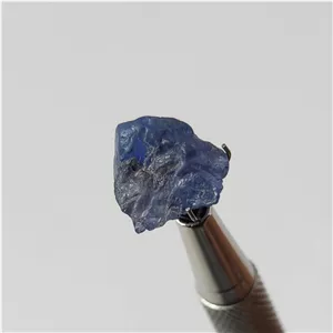 راف کریستالی سنگ تانزانیت (تانزانایت) معدنی تانزانیا