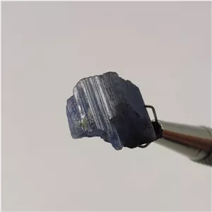 راف کریستالی سنگ تانزانیت (تانزانایت) معدنی تانزانیا