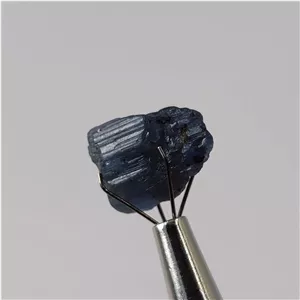 راف کریستالی سنگ تانزانیت (تانزانایت) معدنی تانزانیا 