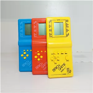 آتاری نوستالژی BRICK GAME قابلیت اجرا بیش از 99 بازی آتاری که همگی به رویه این آتاری نصب شده و قابل اجرا میباشد