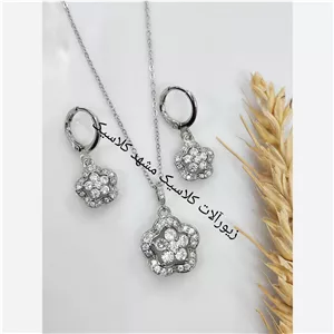 نیم ست نقره ای نگین دار طرح گل  