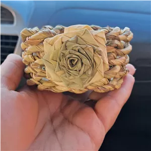 کاسه حصیری. سبد حصیری گلدار