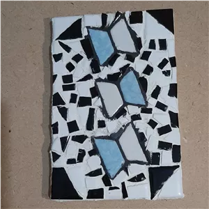 معرق چوب و کاشی به شکل پروانه 