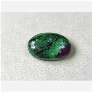 روبی زئوسیت معدنی و خوش تراش و طرح خاص و کاملا  طبیعی 2495
