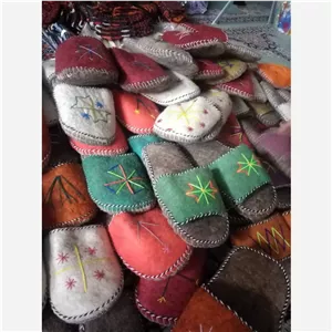 دمپایی نمدی ترکیبی از گرما راحتی و سبک زندگی ایرانی