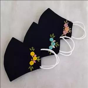 ماسک گلدوزی بچگانه سرمه ای طرح نیلا