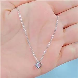 گردنبند نقره ایتالیایی طرح مکعب عیار 925و آبکاری طلا سفید ضد حساسیت