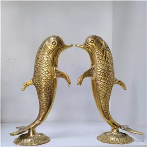 دلفین برنجی