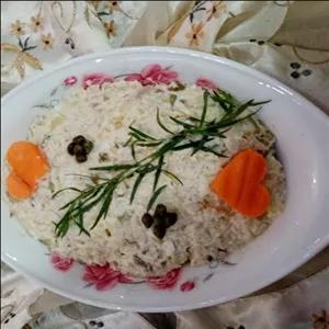 سالاد ماکارونی ، الویه ، کشک و بادمجان ، سوسیس بندری و سایر سالادها بصورت پیرکسی در دار