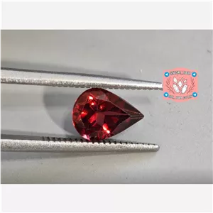 سنگ گارنت قرمز  جواهری کاملا طبیعی 