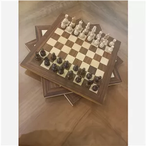 تخته شطرنج همراه با مهره 