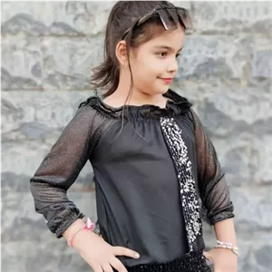 شومیز بچه گانه پارچه الیزه استین لمه کار جدید پرفروش شیک جنس حریر درجه یک کار خنک و تن خور عالی .در 4 سایز 45 50 55 60 \n