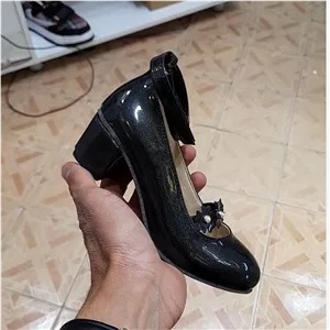 کفش مجلسی پاشنه دار دخترانه گل دار مشکی رنگ  (27 تا 30 موجود) ارسال رایگان 