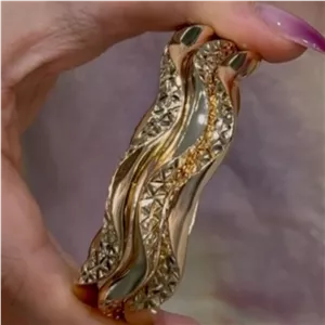 النگوی زنانه مشابه طلا طرح فیوژن مارپیچ رنگ ثابت کد gy (پس کرایه)