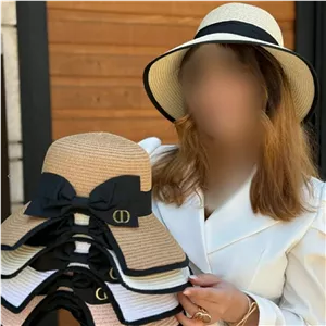 کلاه حصیری ساحلی طرح پاپیونی دیور. مناسب خانمها 