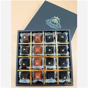 شکلات دستساز شیری با فیلینگ کارامل (پس کرایه)