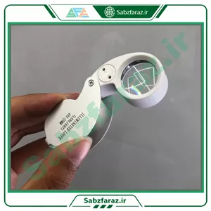 ذره‌بین تاشو جواهرشناسی ۴۰X بدنه شش‌ضلعی LED دار مدل MG21011