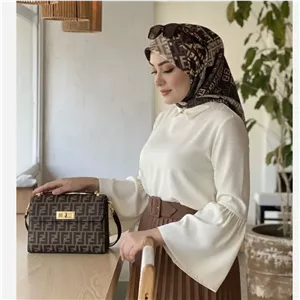 روسری مجلسی نخی طرح فندی کرم مشکی قهوه ای قواره بزرگ 140 سانتی متر
