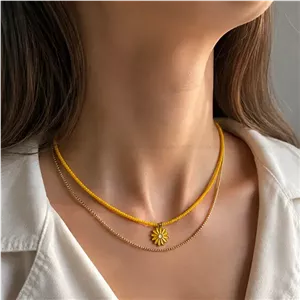 گردنبند زنانه طرح گل زرد