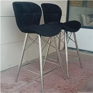 صندلی اپن کانتر جزیره بار پیشخوان مدل پایه فلزی بلند زین اسبی نقره ای فیلبندشاپ مدل 818577