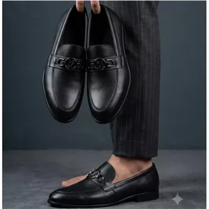 کفش کالج چرم مردانه مدل لئو ساده رویه طرح کروکودیل و یراق فلزی