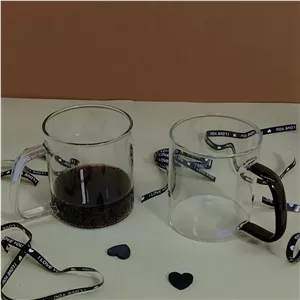 ماگ پیرکس شفاف ساده دسته رنگی مدل ساحل