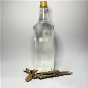عرق دارچین کاشان حاجی‌حسینیتقطیر سنتی و گرم‌مزاج