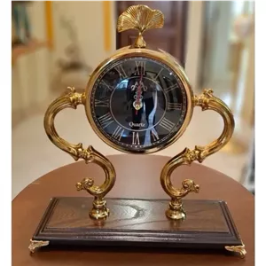 ساعت رومیزی فلزی پایه چوبی رنگ طلایی کد 580 مبلمان نوراس مدل 14134625