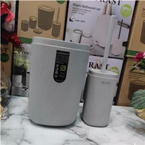 سطل و برس سرویس بهداشتی طرح روما خطی رنگ بسیار زیبا پرفروش محبوب و پرطرفدار طوسی روشن برند کنتراست نوآکبند با ارسال سریع مبلمان دیرا مدل 12154221