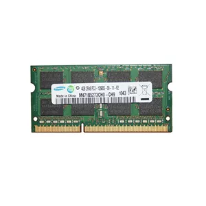 رم لپ‌تاپ DDR3 سامسونگ ظرفیت 4 گیگابایت مدل 12800s با فرکانس 1600 مگاهرتز، تایمینگ CL11 و فرم‌فکتور SO-DIMM