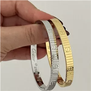 بنگل و النگوی زنانه وارداتی طرح لاو بنگل کارتیر cartier